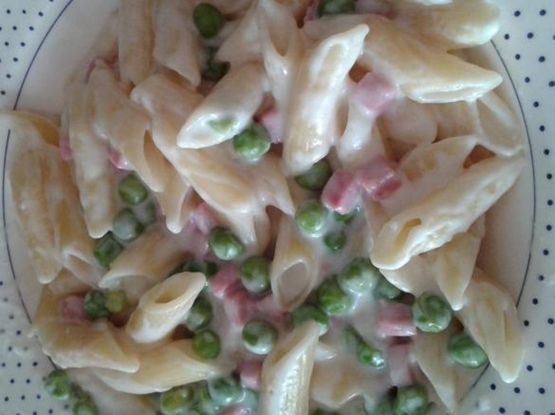 pasta-prosciutto-cotto-piselli-e-panna_